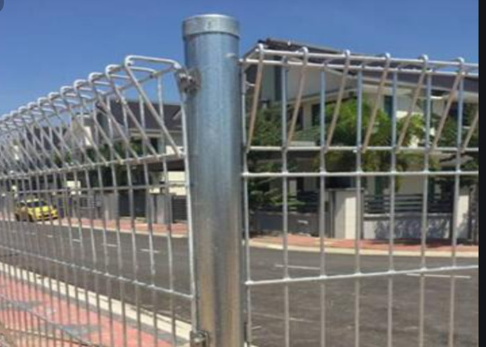 Strong BRC Mesh Fencing Defensive Roll Top Bottom Security Welded Fence
