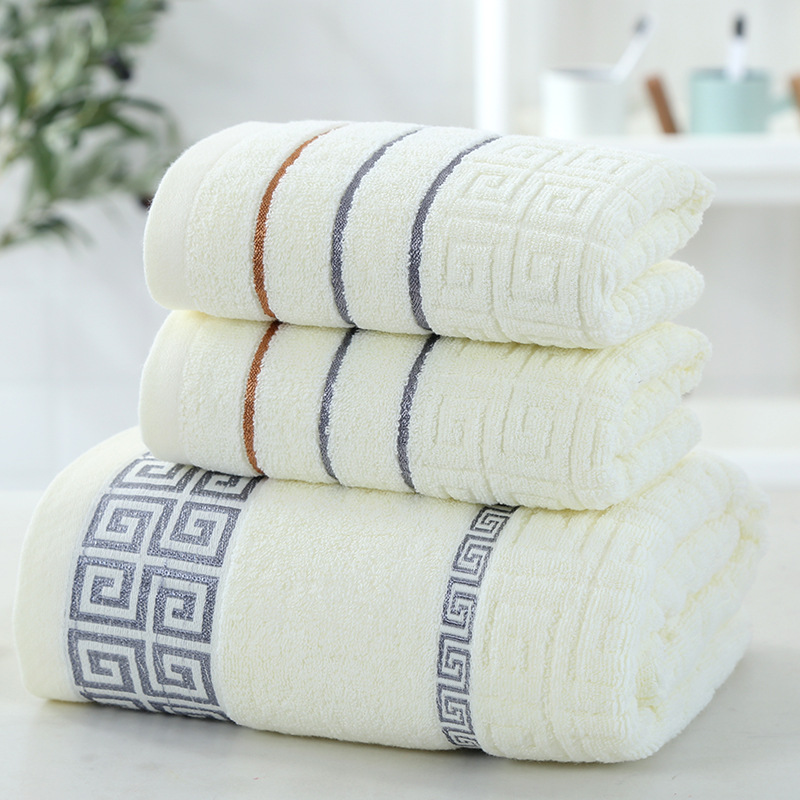 Hotel Essential Cotton Bath Towel with Strong Water Absorption and Customized Logo