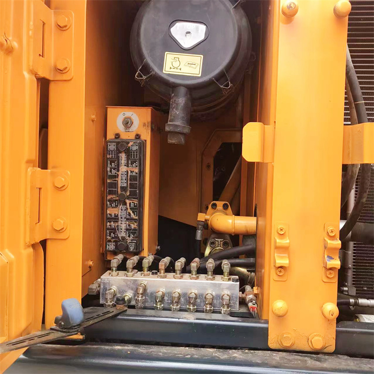 Hyundai 220-9s Excavator and 20on Loader Korean Equipment for Excavation in Korea