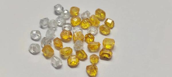Buy cheap 0.4-1ct Synthetic Yellow Rough Diamond Uncut Raw Stone Diamond For Diamond Tools from wholesalers