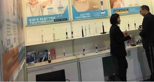 Energy saving Family Electric Toothbrush With Normal / Soft / Massage brushing modes