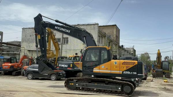 Buy cheap 2021 Year Used Hyundai R220LC-9S Excavator In Excellent Condition/Used Hyundai Crawler Excavator For Sale from wholesalers