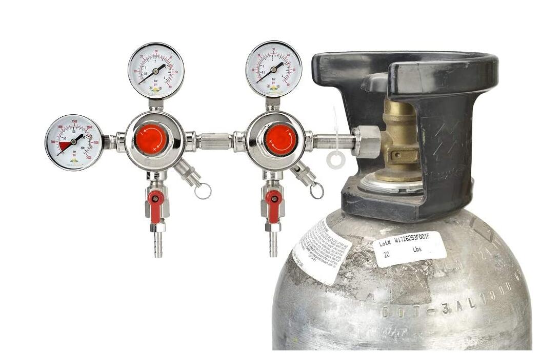 Brass Dual System 2 Stage CO2 Pressure Regulator for Draft Beer and Kombucha Set Ups