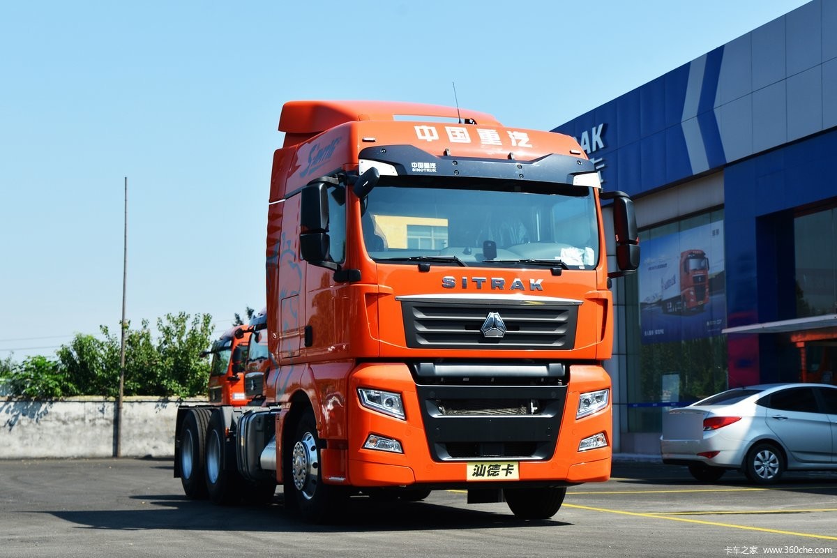 SINOTRUK SITRAK G7 440 Horsepower 6X4type CNG Tractor Head Truck 1000W