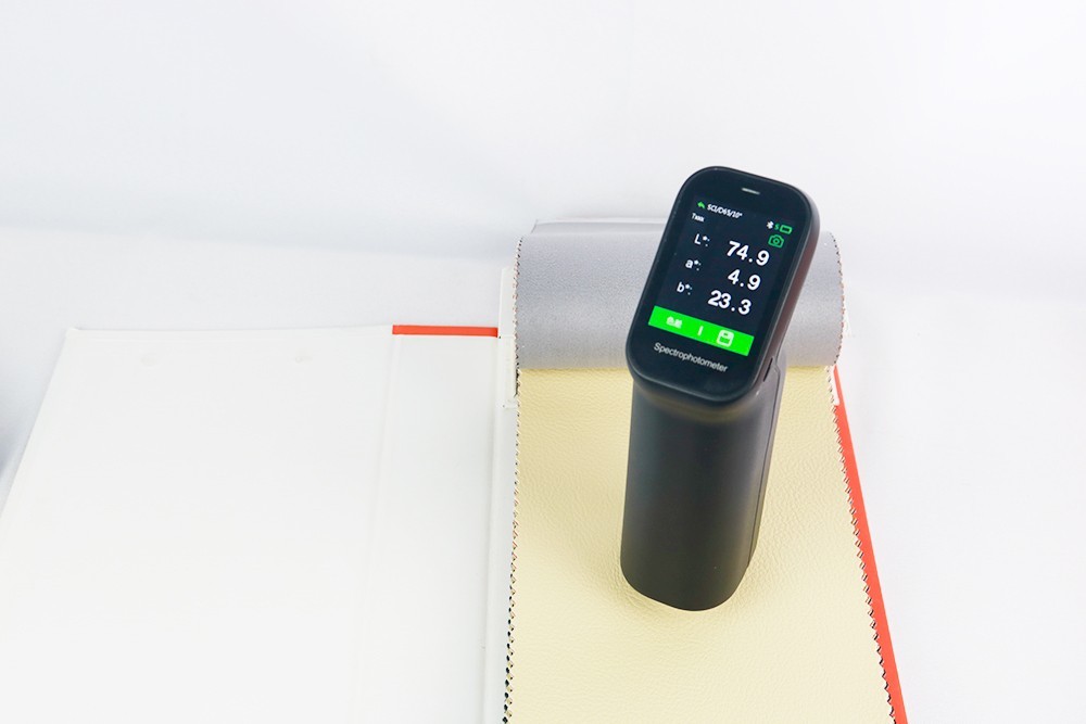 Switchable Apertures Portable Color Spectrophotometer