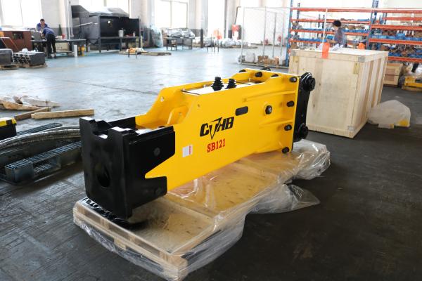 Buy cheap Medium Duty Excavator Breaker Hammer Yakai CTHB121 Box Type Hydraulic Breaker 20CrMo Rock Hammer from wholesalers