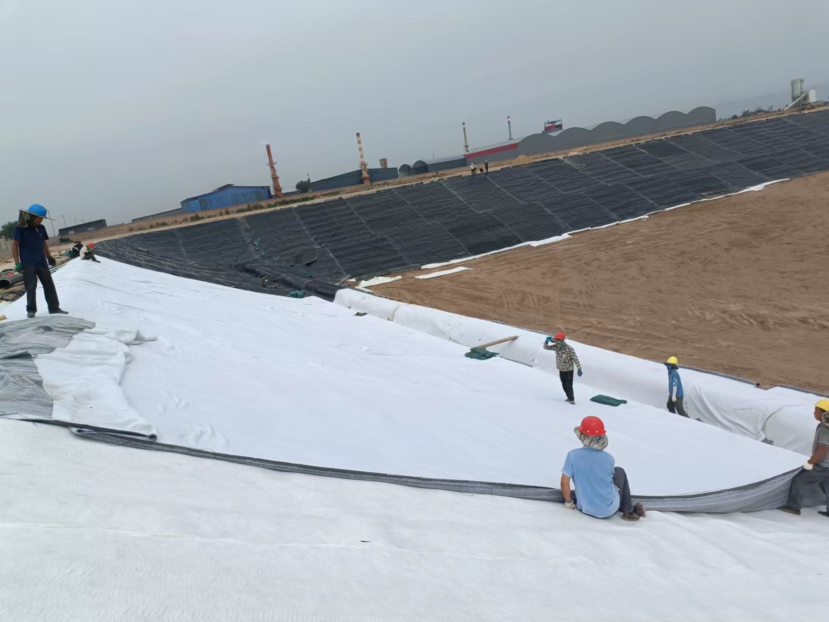 Synthetic Staple Fibers Woven Geotextile The Perfect Choice for Outdoor Road Covering