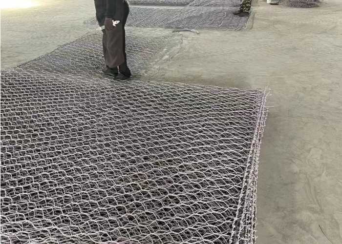 380-550N/mm2 Tensile Strength Hexagonal Galvanized Gabion Mesh For Erosion Control