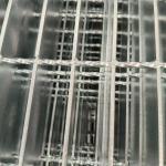 Anti-Slip Heavy Duty Steel Grating with 30mm Bearing Bar Pitch and High Load