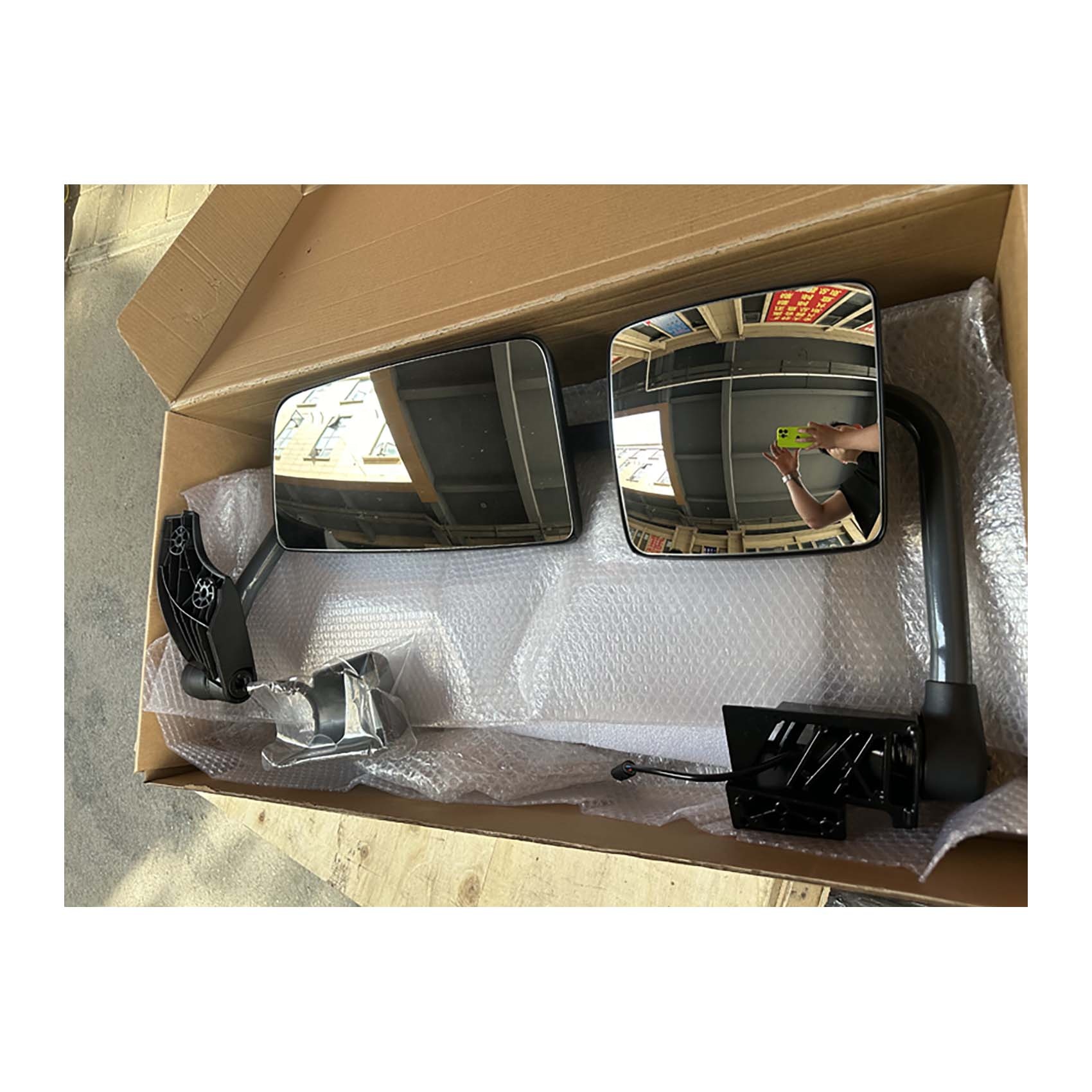 90cm * 44cm * 18cm 84214240 Right Rear View Mirror for Heavy Truck VO