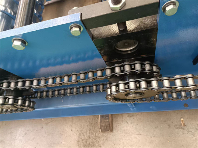 Color steel manufacture corrugated roof roll forming machine 15-20m/min speed for house building