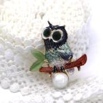 Owl Shape Fashion Brooch Pin Diamond Electroplated Color 3.8cm Size