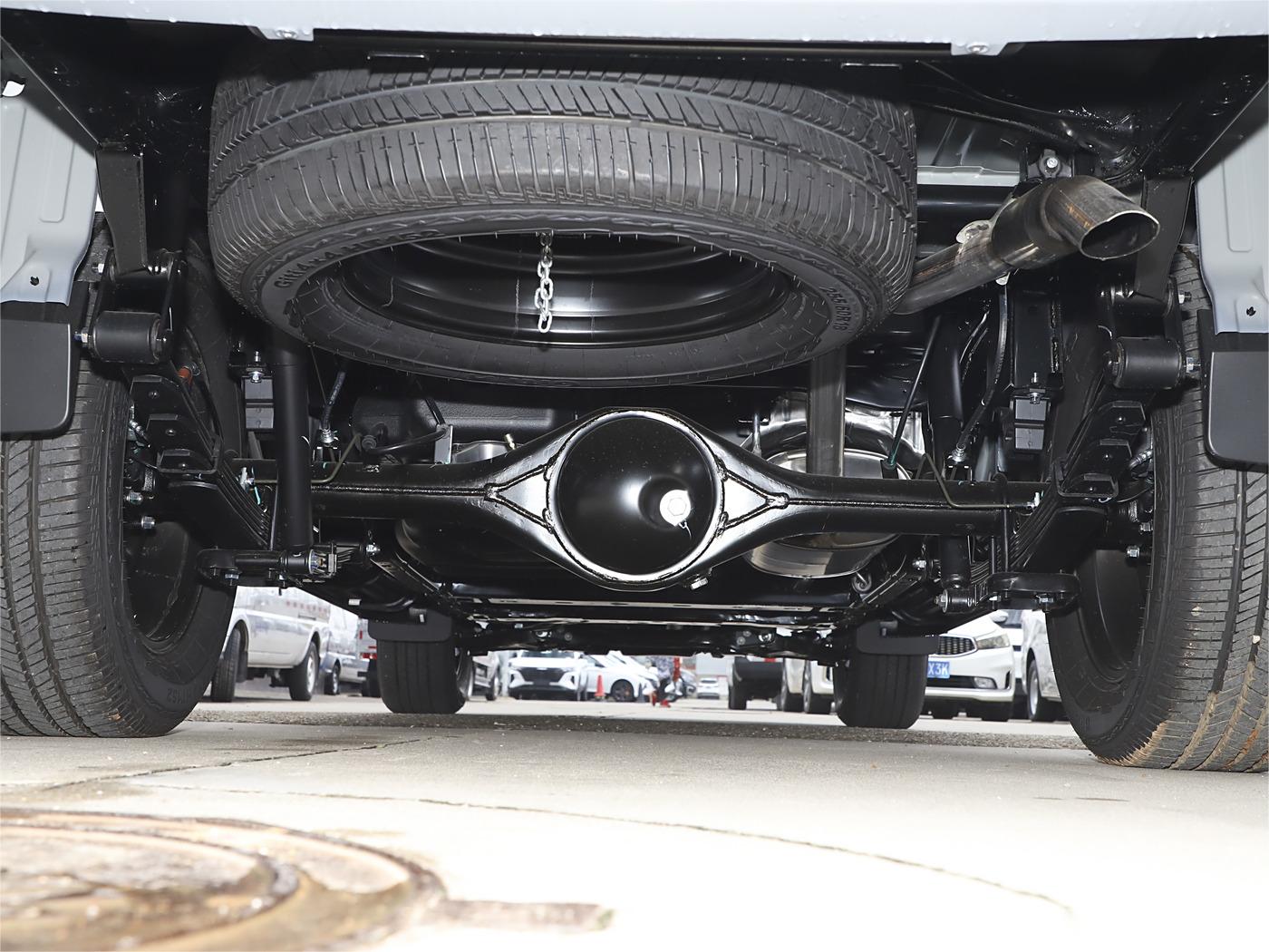 Rich7 4*4 Diesel Automatic 8AT Pickup Car With Minimum Grand Clearance 20°-25°