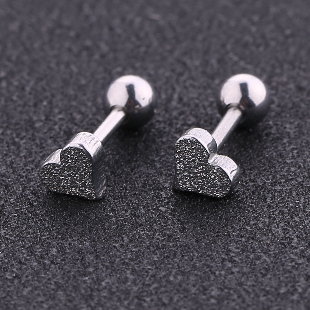 Europe hot sale body piercing jewelry heart shaped stud earrings for women