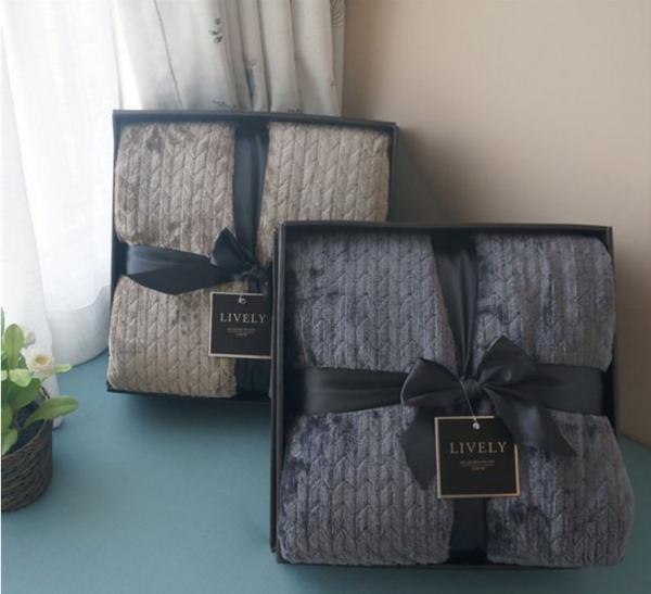 Buy cheap Professional Multifunctional Solid Flannel Blanket High Warmth Retention 150x200cm from wholesalers