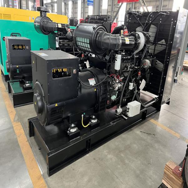 Buy cheap 700 KW Cummins Diesel Generator Set 60 HZ Cummins 1800 Rpm Generator from wholesalers