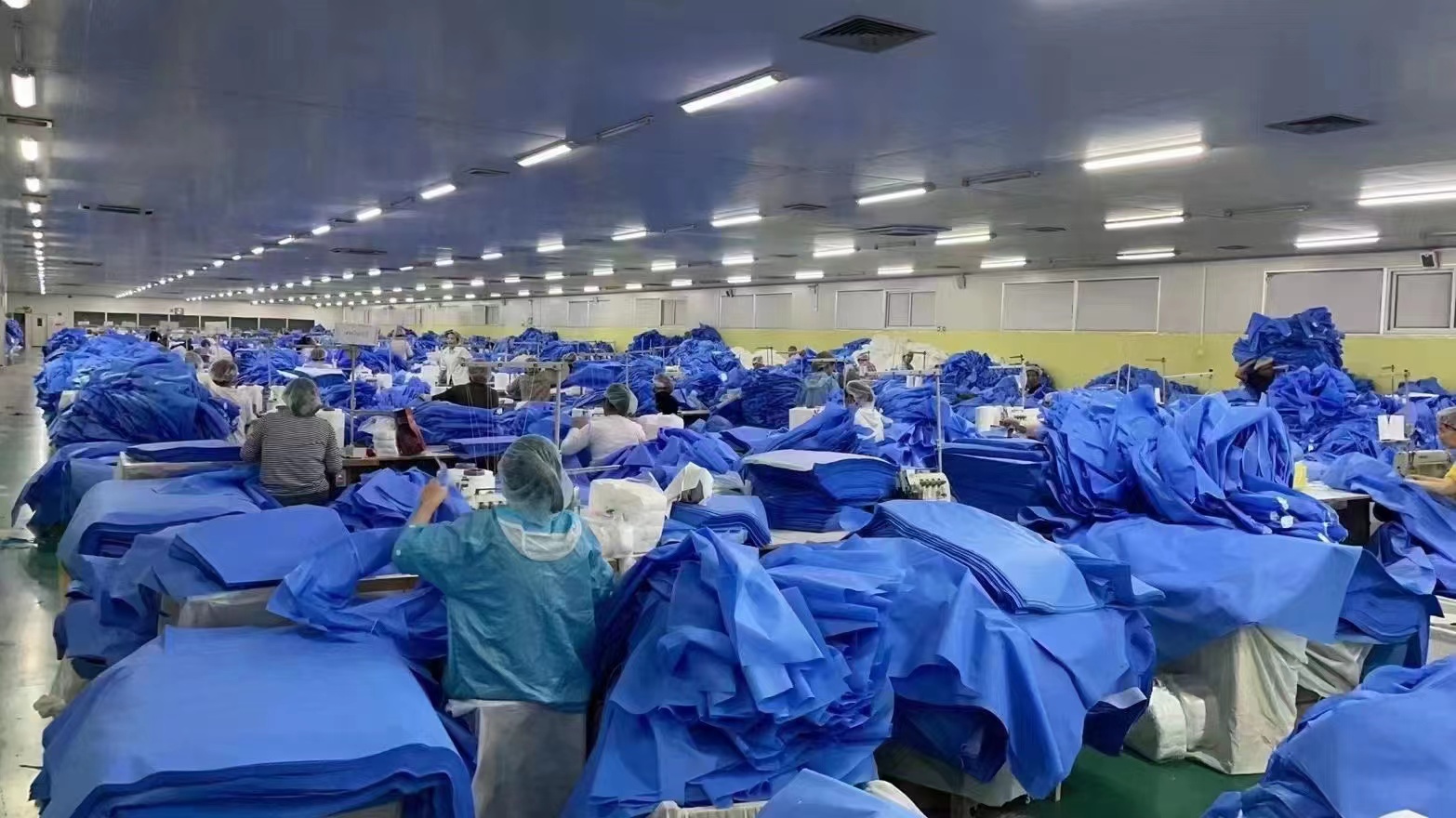 Industrial Safety Guaranteed With Disposable PP CPE PE Waterproof Industrial Boots