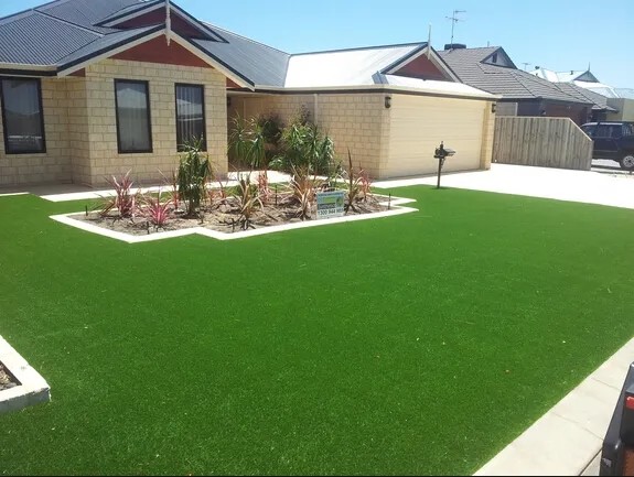 In Backyard PE PP Landscaping Artificial Grass 45mm Front Garden 160s / M