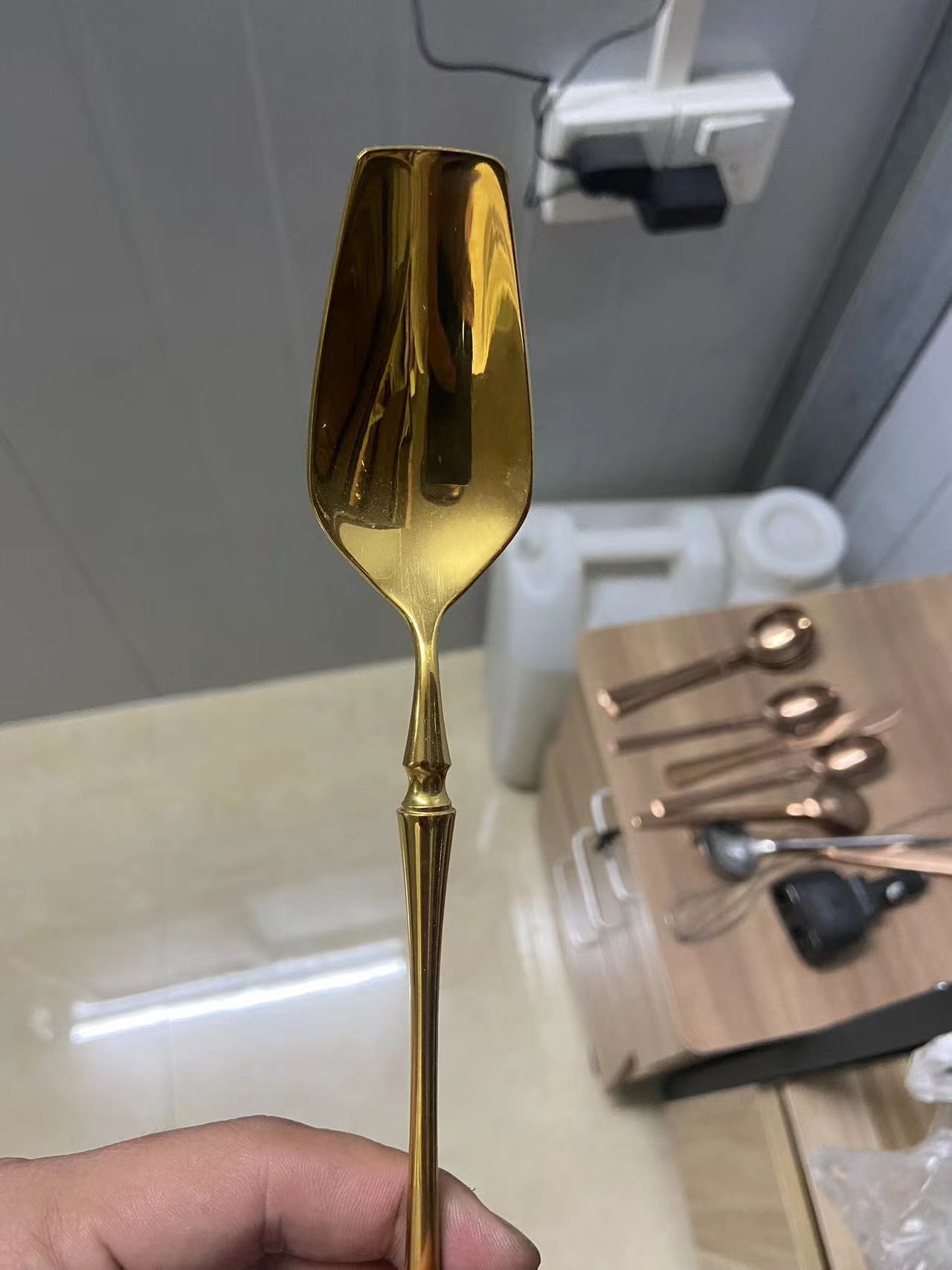 Stainless Steel Fork And Spoon Titanium Nitride PVD Vacuum Coating Machine