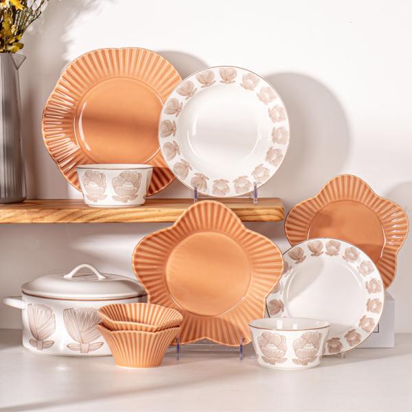 Buy cheap Porcelain Ceramic Type 2023 Christmas Decorations Dinnerware Set With Plant Pattern from wholesalers