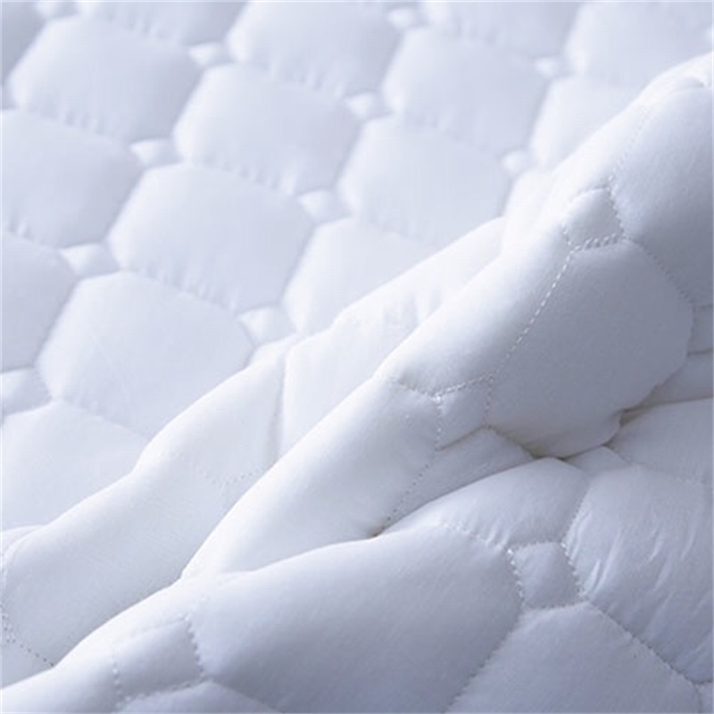 Non-Slip Mattress Protector for Hotel Simple and Fashionable Design Machine Washable