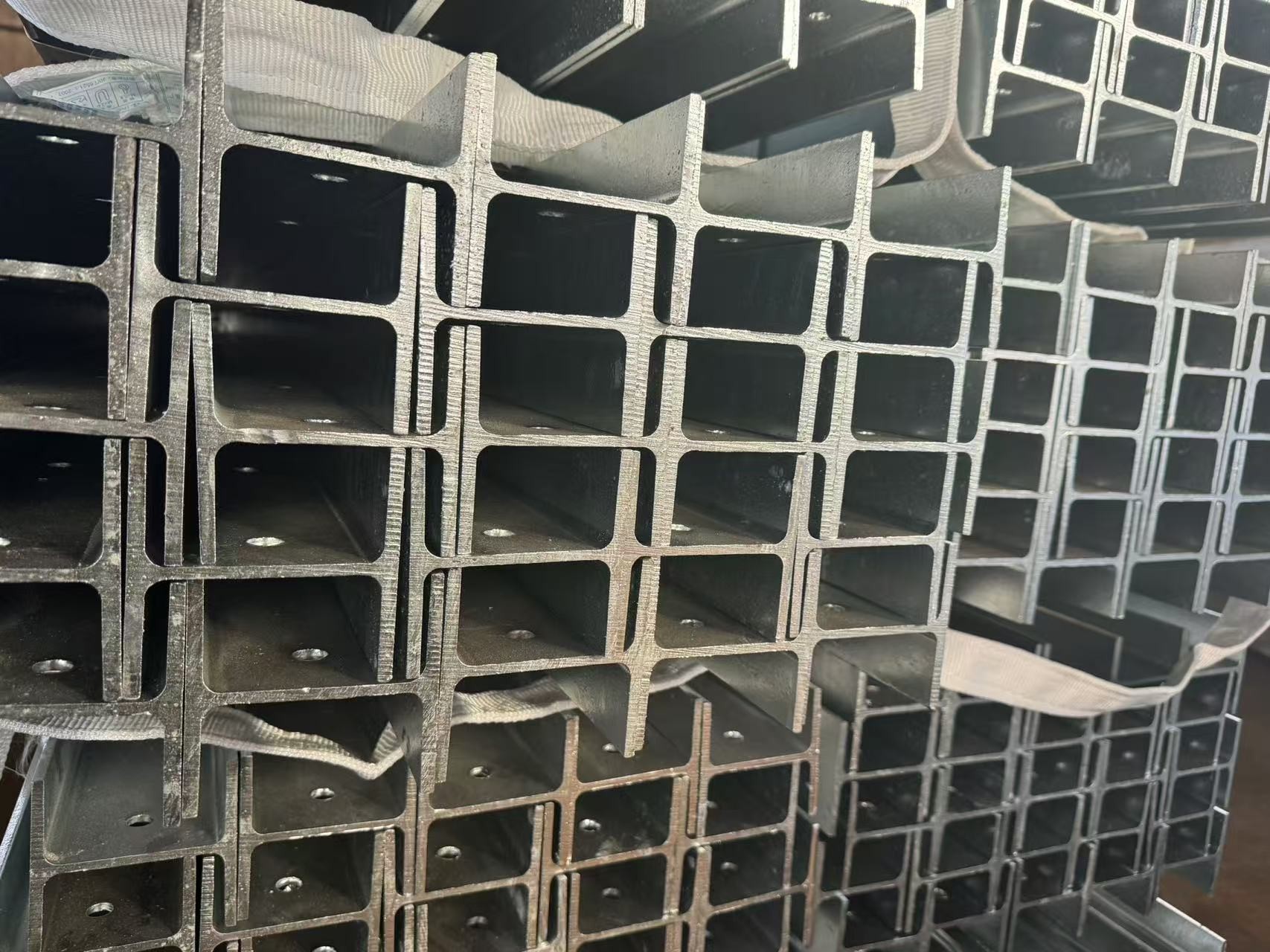 Customizable Anti Corrosion H Beam Retaining Secure Long Lasting Structures