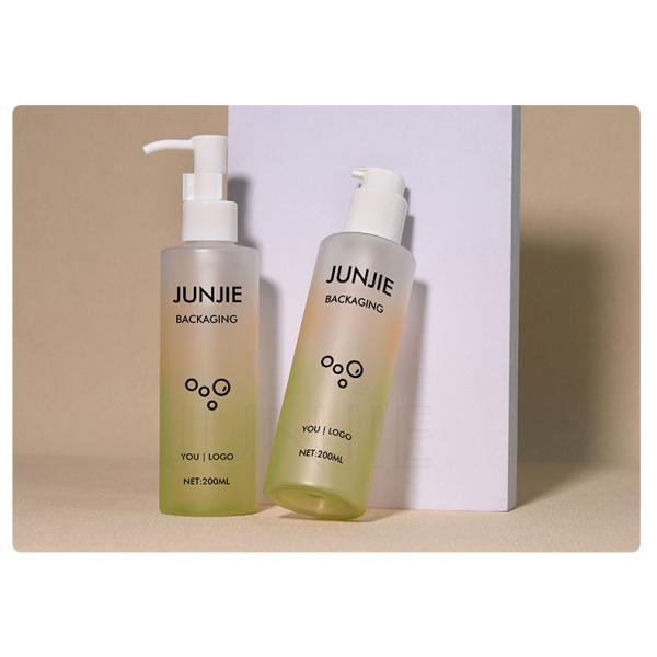 2025 New Launch Product Plastic PET Frosted Green Bottle With Pump Sprayer for Body Lotion Oil 200ml