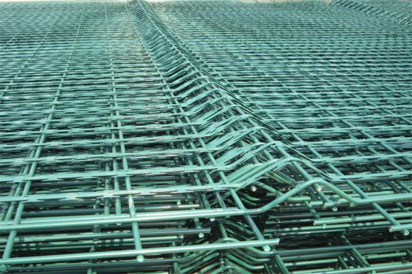 Buy cheap Concertina Blade Razor Wire Fence Green Razor Diamond Mesh Fencing from wholesalers
