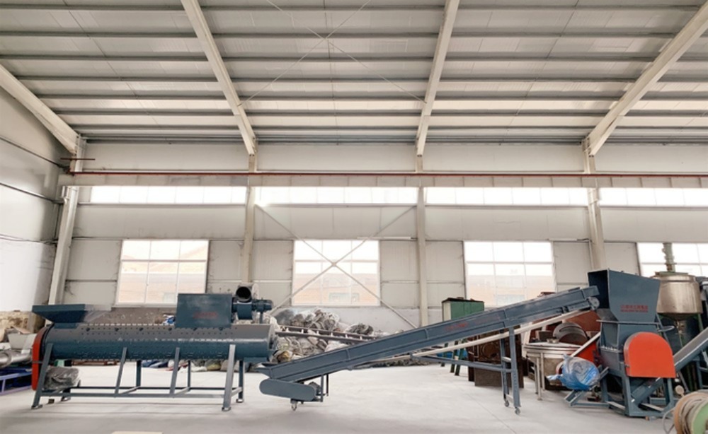 Farms Shandong Waste Plastic Recycling Machine PET Washing Line With Label Remover Machine