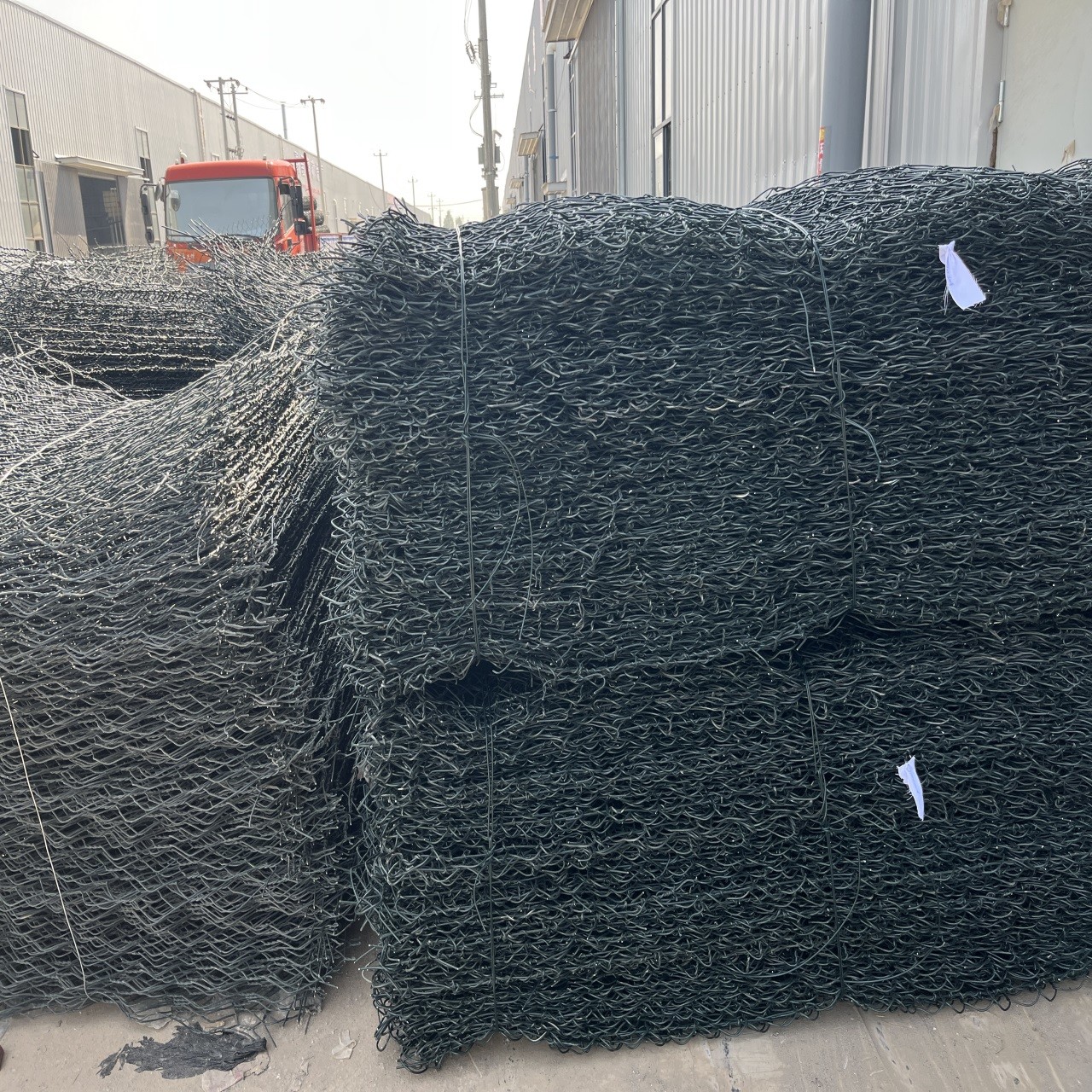 High Performance Galvanized Gabion Boxes 3x1x0.5m For Soil Retaining