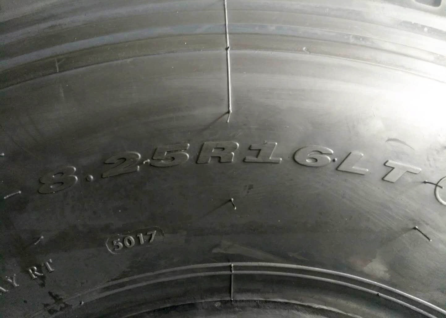 8.25R16LT Light Truck Tires Robust Tread Pattern Design For Regional Vehicle