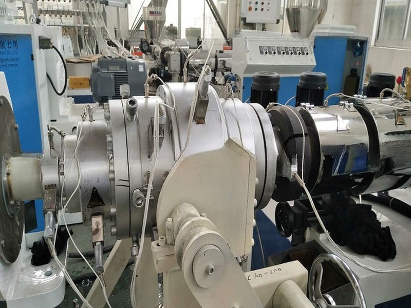 Factory Price HDPE Pipe Extruder Machine