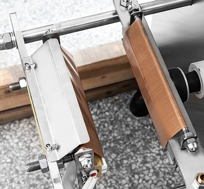 Automatic Vertical Form Pouch Packaging Machine For Liquid Products