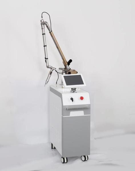 Vaginal tightening vaginal CO2 fractional laser vaginal tightening / fractional