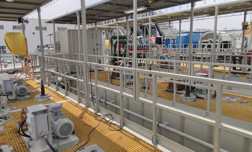 Drilling fluids solids control system for work over rig