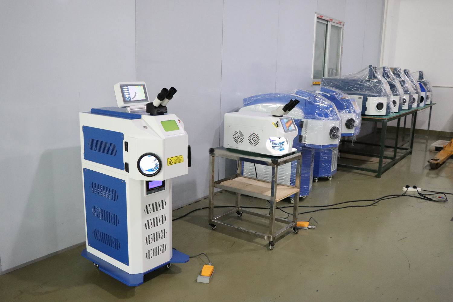 Direct Jewelry Laser Welding Machine with Fiber Yag Laser Source 200W/300W Gold and Max Laser Core Components
