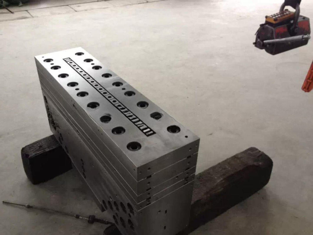 Wood Plastic Composite Door Making Machine / WPC Door Making Machine
