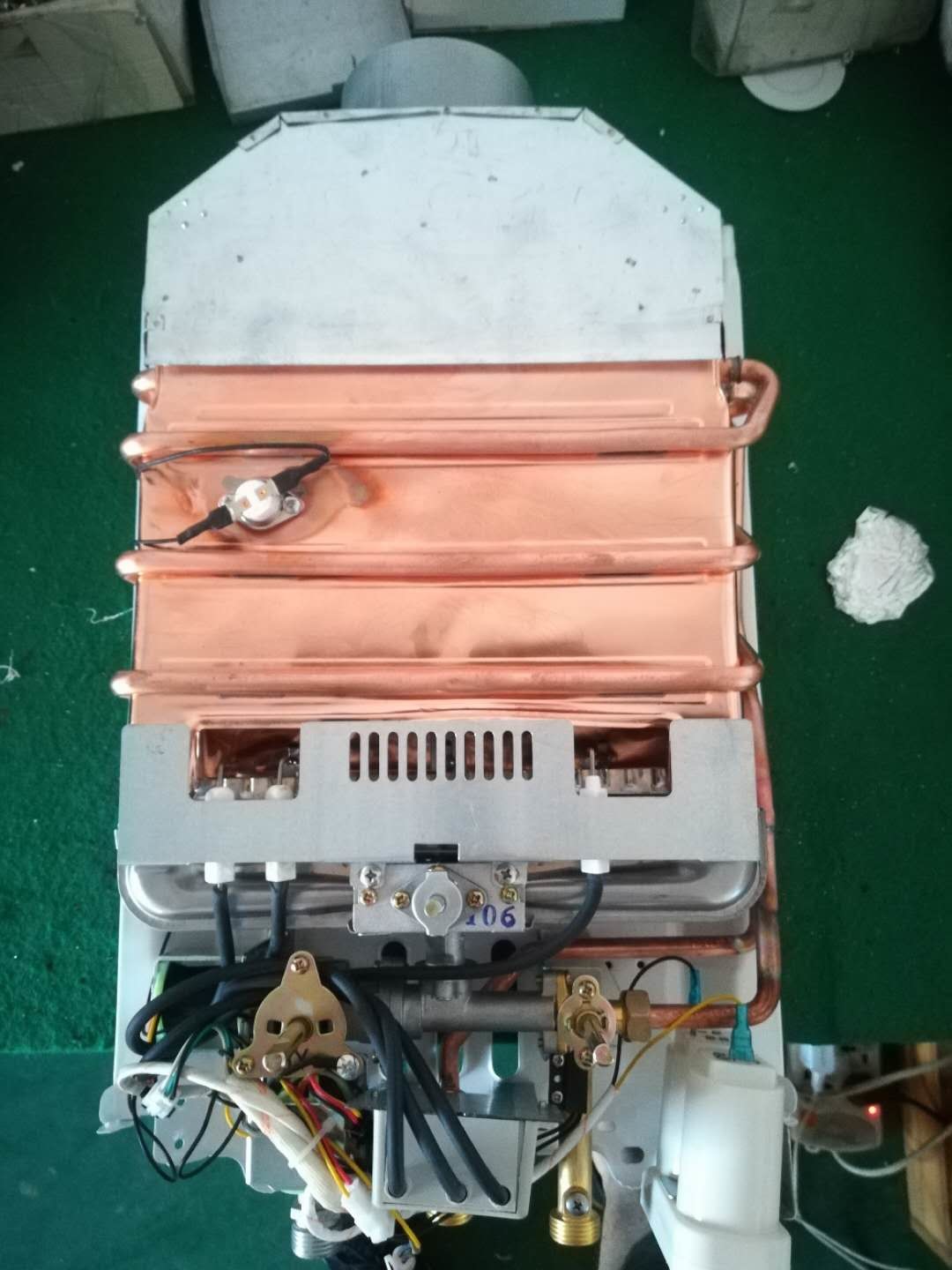 NG LPG Instant Gas Water Heater For Bathroom Shower
