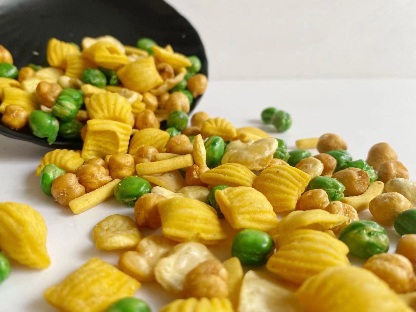 Mixed Nut Snack Crispy Broad Bean Chickpeas Green Peas Pillow Crackers