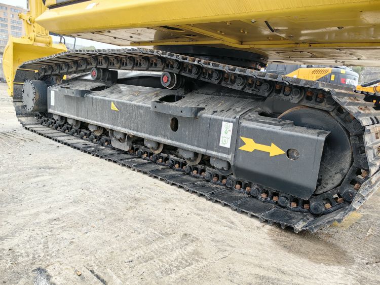 20 Ton Used Digger Komatsu Excavator PC200-8 with Original Hydraulic Pump in Shanghai