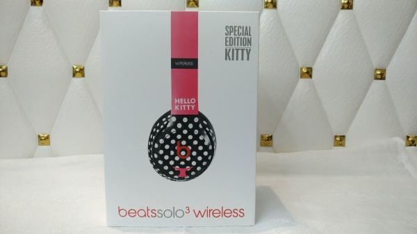 HELLO KITTY Solo 3 Wireless - Beats By Dre. - Special Edition Headphones made in