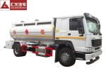 Rigid Gas Delivery Truck , 4x2 Petrol Tanker Truck Rotproof Hose Turbo Charging