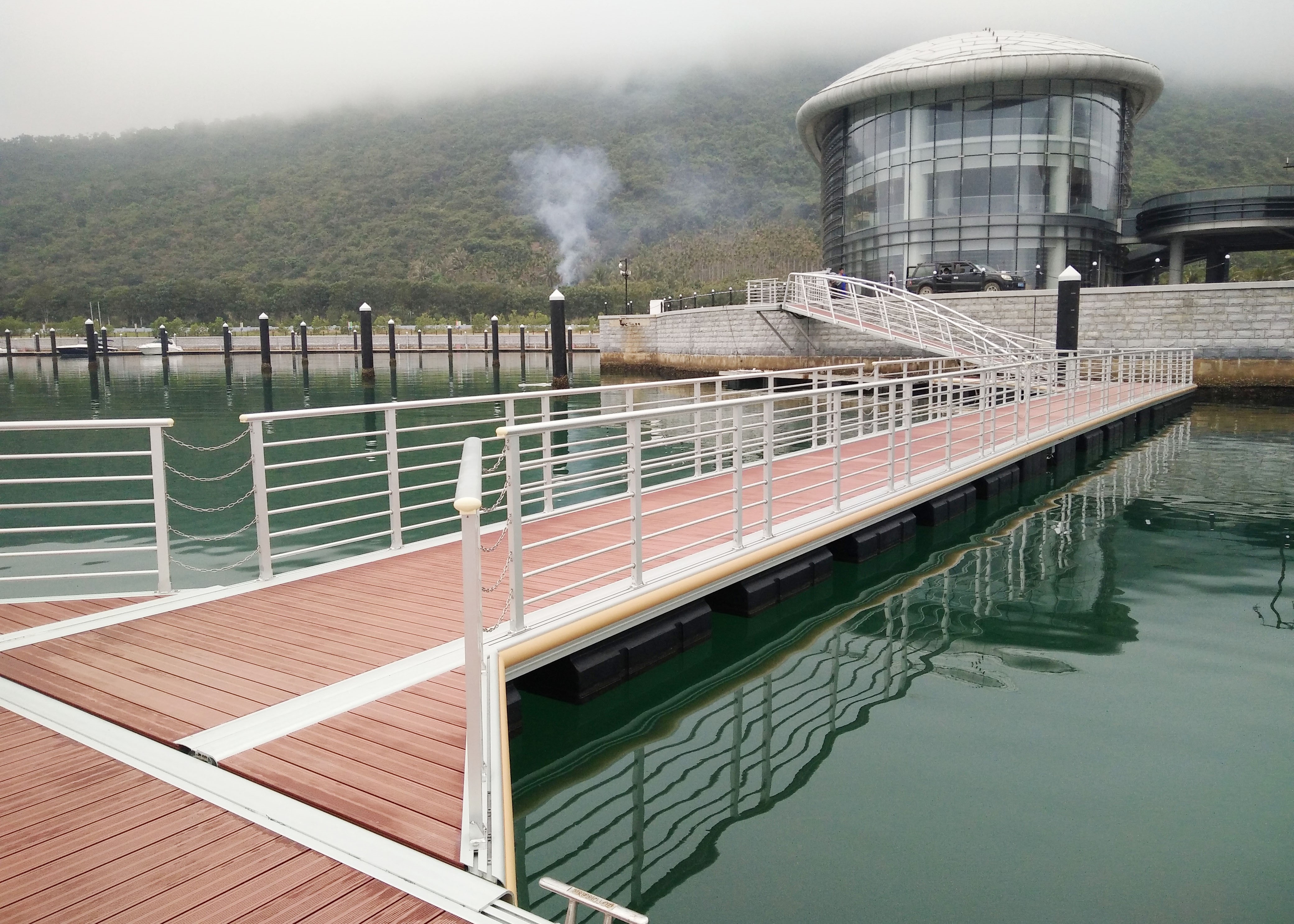 Marine Aluminum Floating Docks With LLDPE Floaters For Boat Ship Wharf Engineering