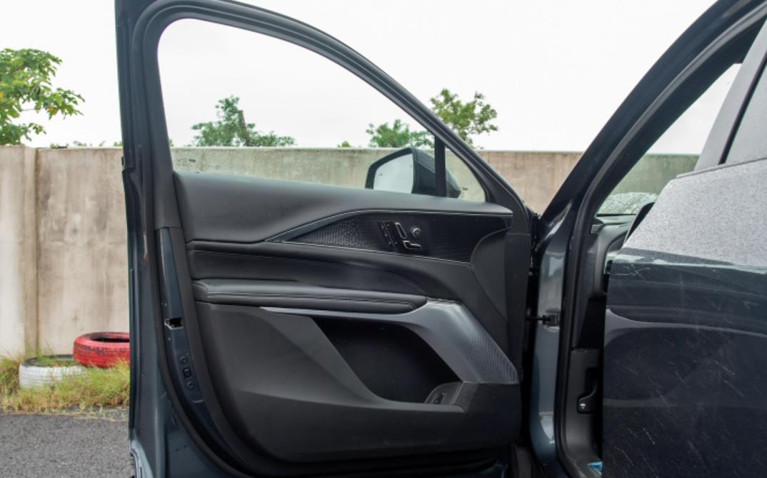 2022 top Large luxury smart technology 5 seat electric SUV CADI LLAC LYRIQ with panoramic sunroof