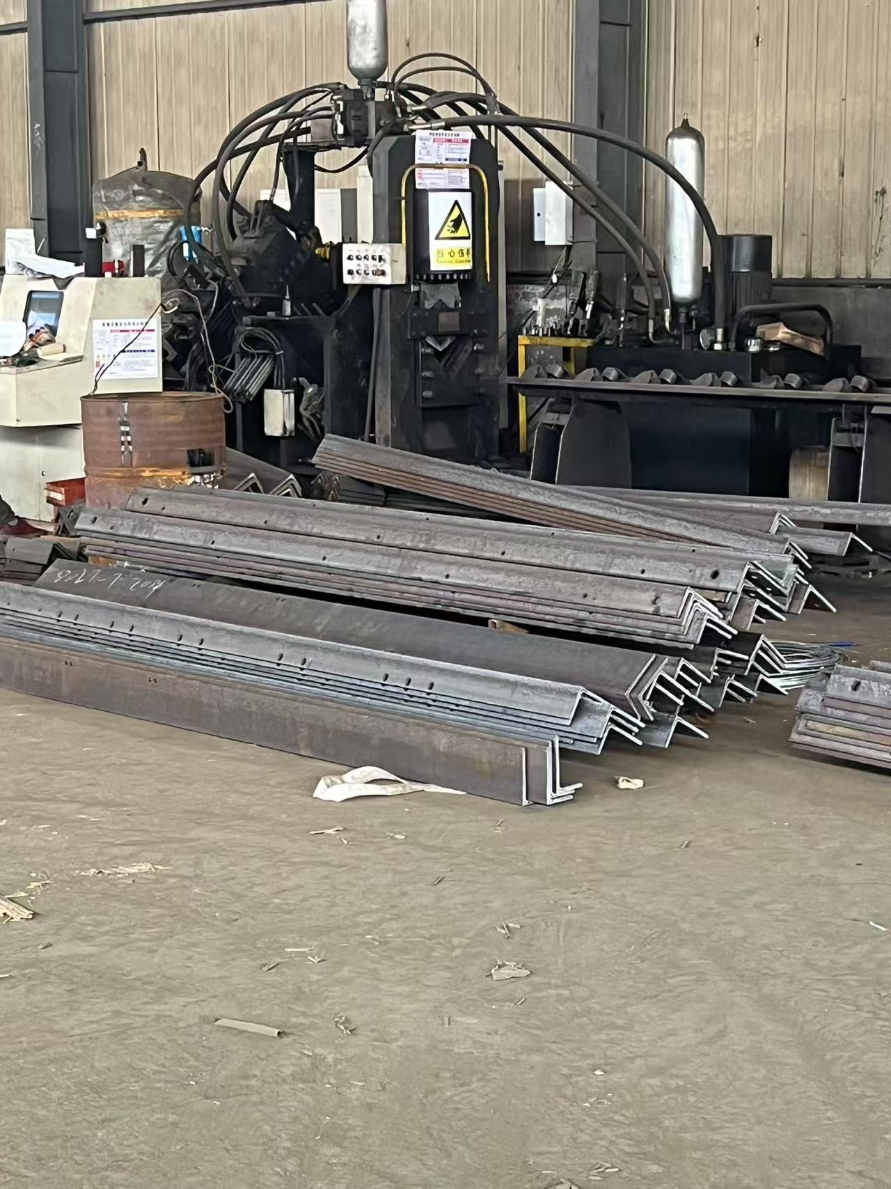 Hot Rolled Galvanized Steel Angle Lintel For Civil Building Door Frame Customizable Design