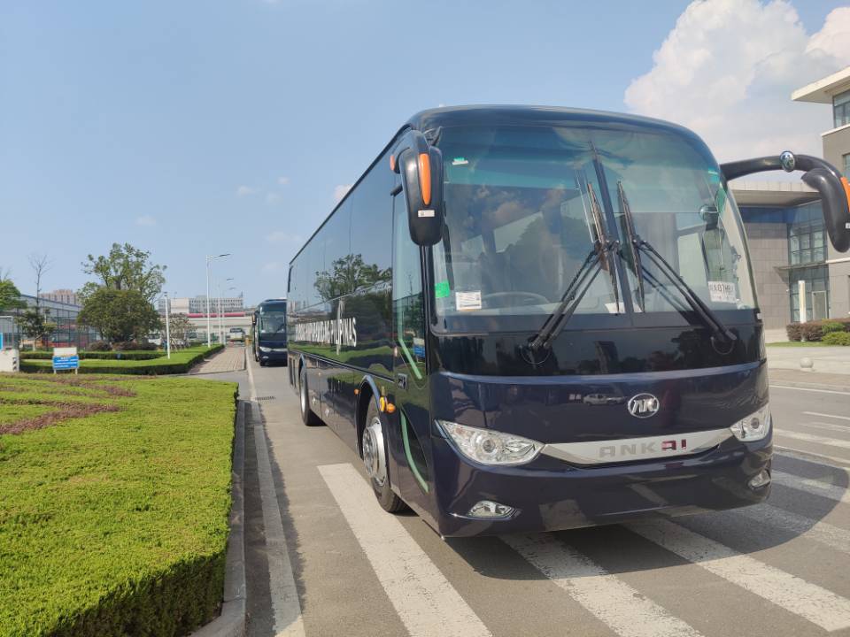 5.5T Front Axle Diesel Used 50 Seats Luxury Coach Bus Passenger Used Bus Coach
