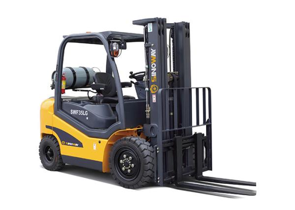 Buy cheap LPG Forklift 3.5 Ton 37.4kw / 2300rpm Rated Power With NISSAN Engine from wholesalers