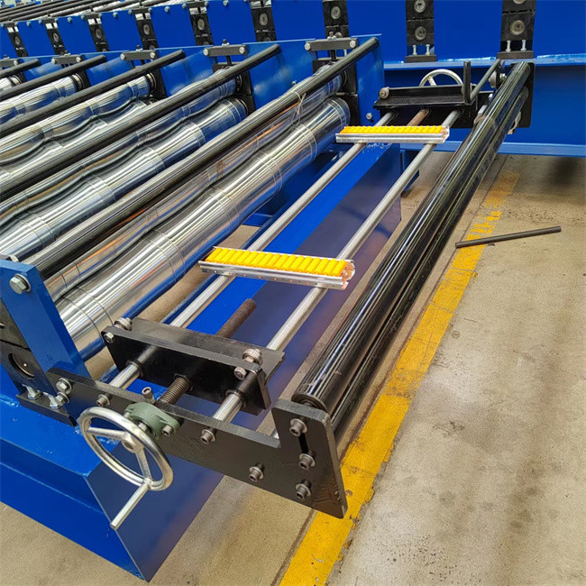 3-5m/Min Steel Tile Roll Forming Machine 235Mpa Yield Strength