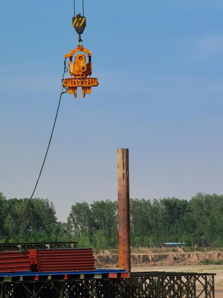 Buy cheap Pile Driver Attachment 90kw 120kw 150kw Electric Sheet Pile Vibro Hammer from wholesalers