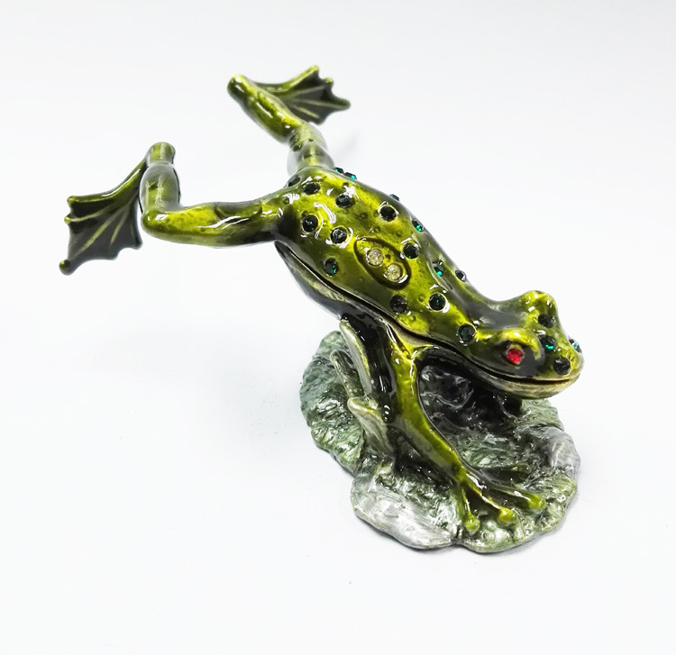 Leaves the frog shape trinket box with rhinestone for lovely jewelry box